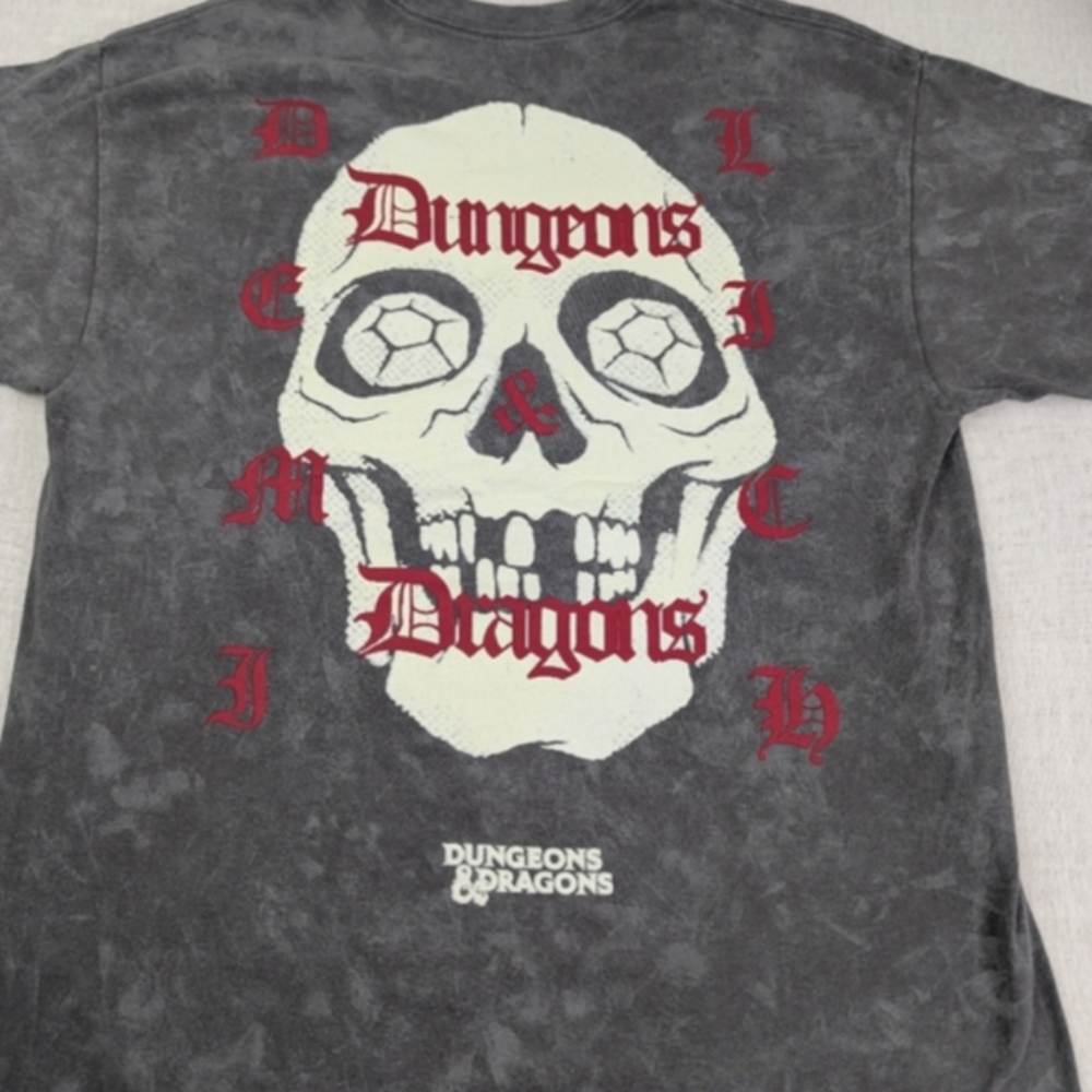 Dungeons & Dragons Gray T-Shirt Medium